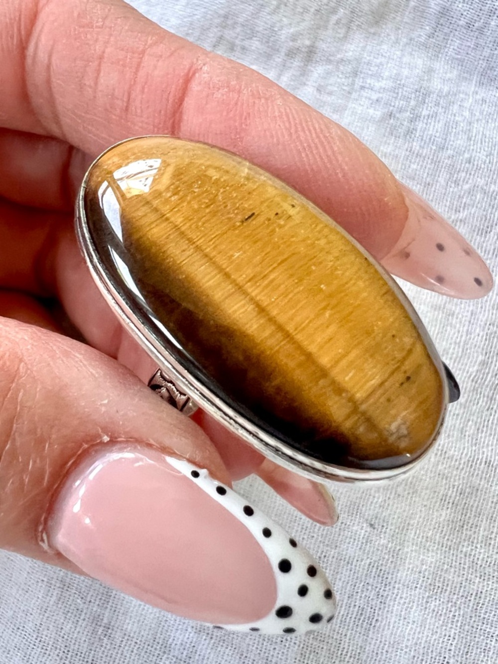 925 Tigers Eye Embossed Band Ring 8.5
